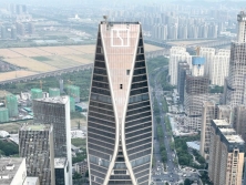 寫字樓外墻發(fā)光字制作安裝多少錢？